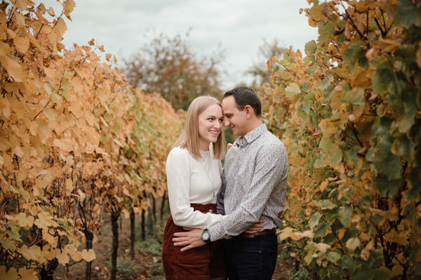 Séance photos de couple dans les vignes d'Alsace