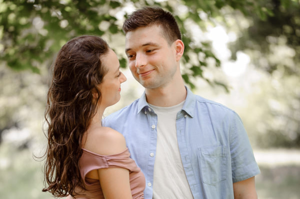 Shooting photo de couple en extérieur