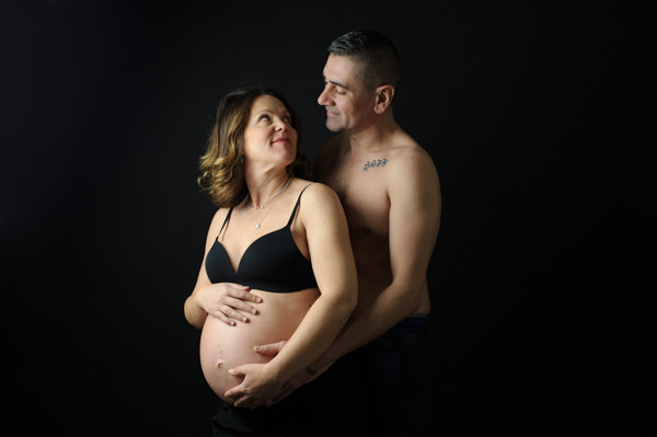 Séance photos de grossesse au studio