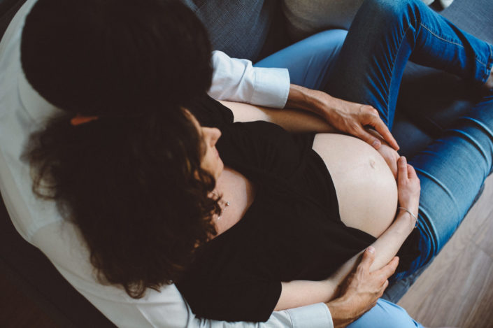 Photographe de grossesse à Strasbourg, photos à domicile - ValOrel